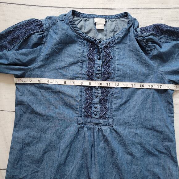 Chico's Size 0 US 4/6 Embroidered Chambray 3/4 Sleeve Peasant Top Blouse Mature - Picture 7 of 10